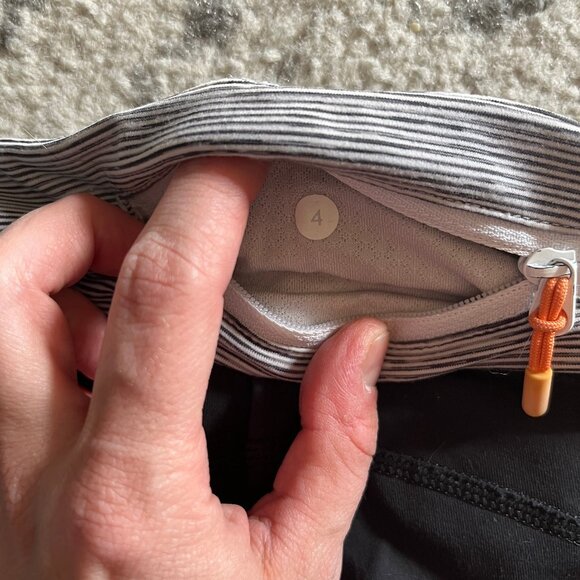 Cropped Lululemon Leggings - Picture 3 of 3